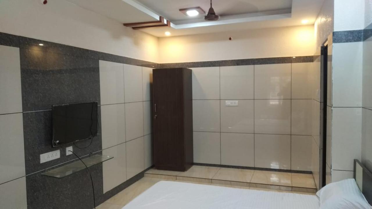 Bed and Breakfast Sar Raj S R Residency Веллуру Екстер'єр фото