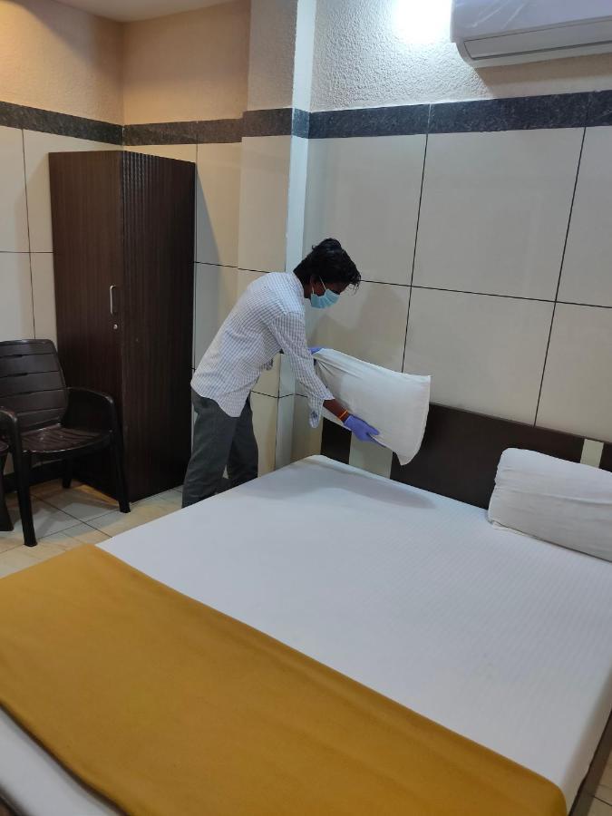 Bed and Breakfast Sar Raj S R Residency Веллуру Екстер'єр фото