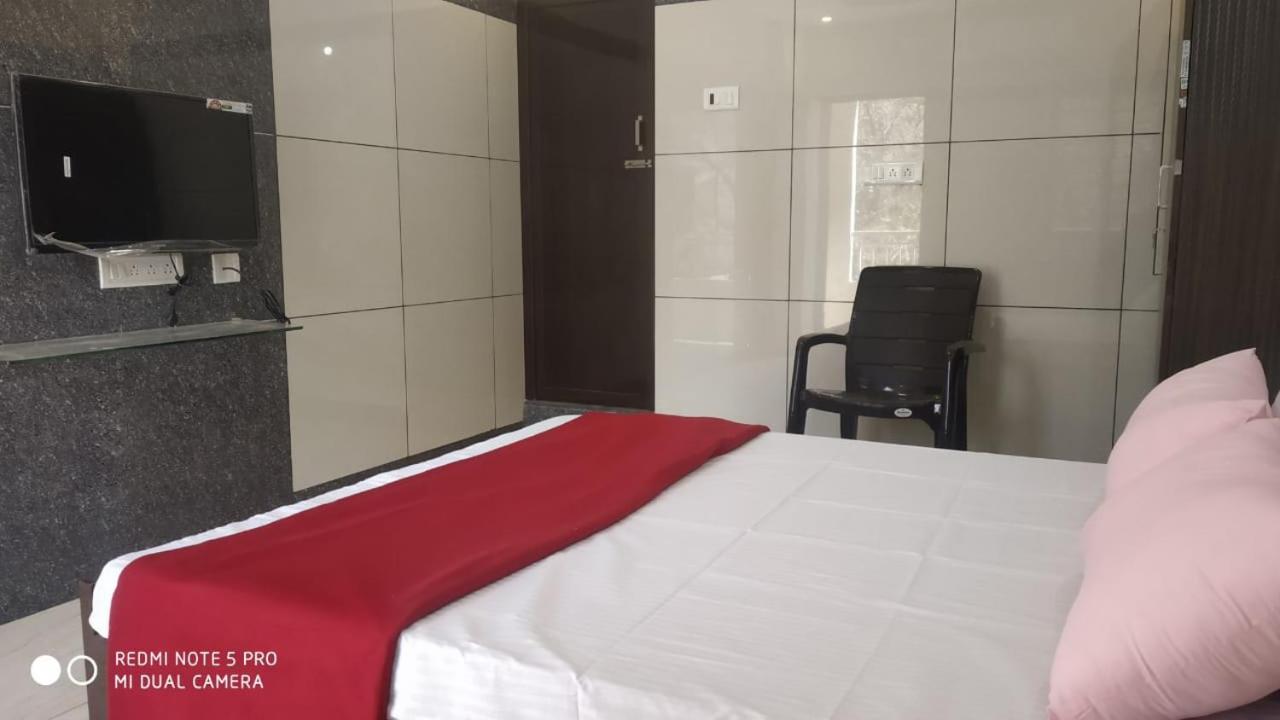 Bed and Breakfast Sar Raj S R Residency Веллуру Екстер'єр фото