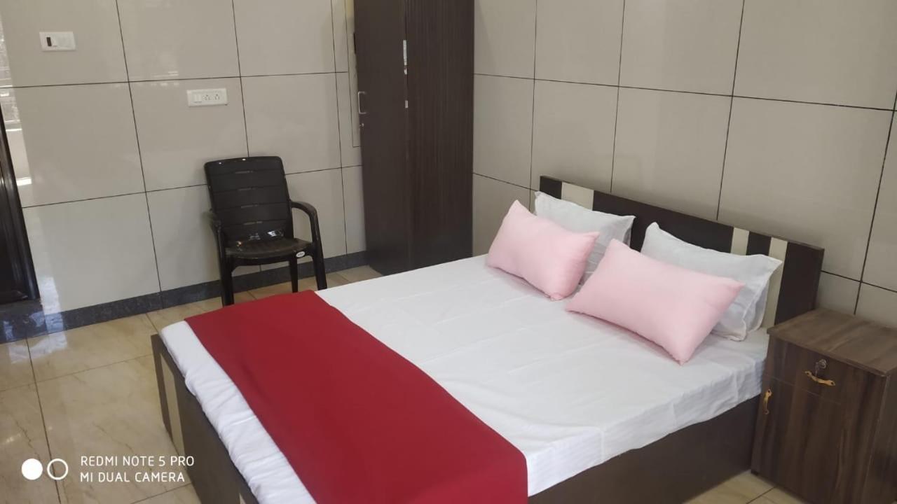 Bed and Breakfast Sar Raj S R Residency Веллуру Екстер'єр фото