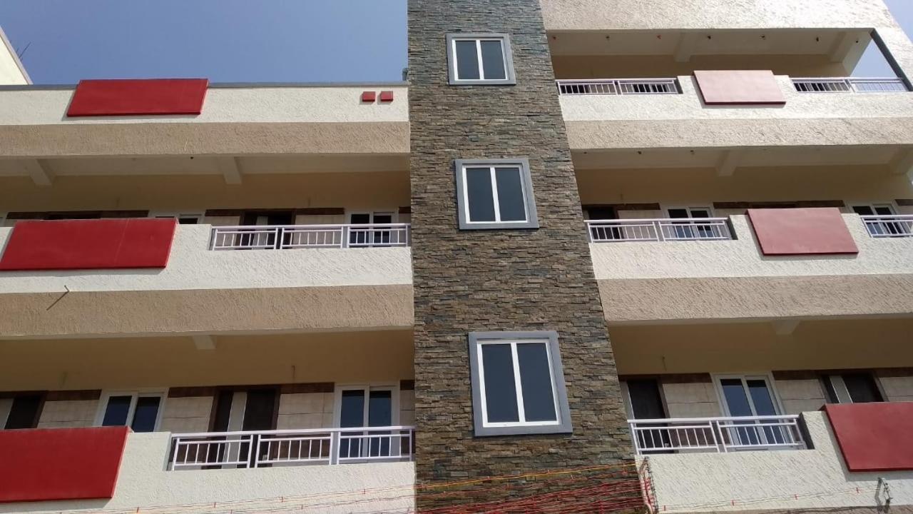 Bed and Breakfast Sar Raj S R Residency Веллуру Екстер'єр фото