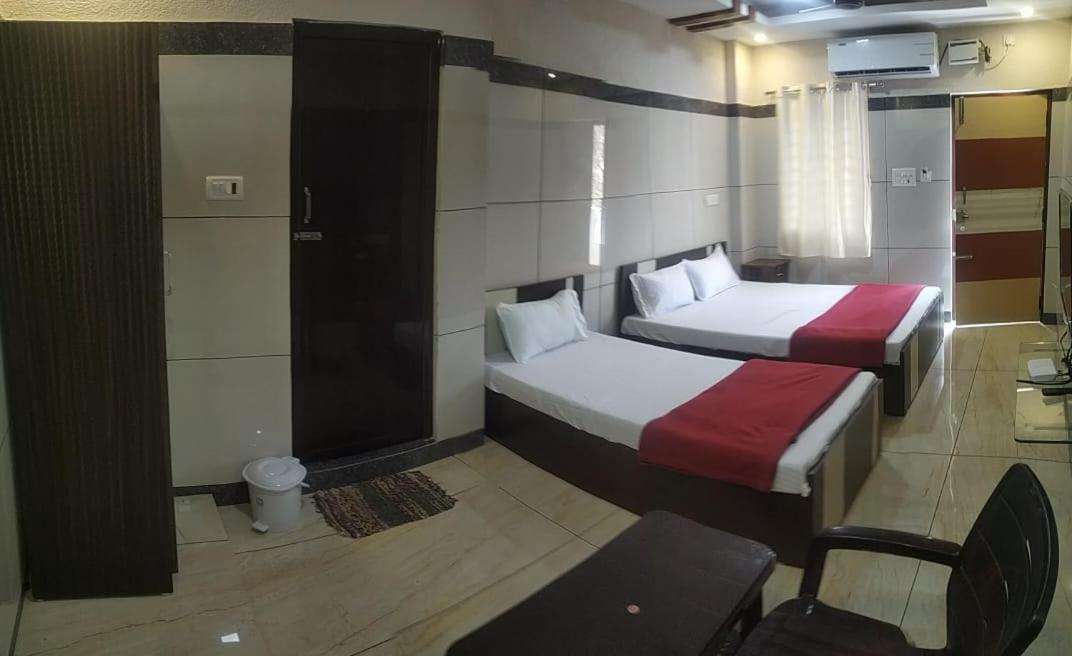 Bed and Breakfast Sar Raj S R Residency Веллуру Екстер'єр фото
